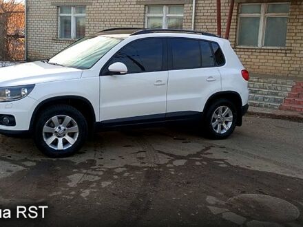 Фольксваген Тігуан 2012 у Крыжополе на Automoto.ua Білий Фольксваген Тігуан, об'ємом двигуна 2 л та пробігом 284 тис. км за 12800 $, фото 1 на Automoto.ua