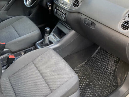 Белый Фольксваген Тигуан, объемом двигателя 1.97 л и пробегом 183 тыс. км за 13000 $, фото 1 на Automoto.ua