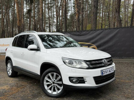 Білий Фольксваген Тігуан, об'ємом двигуна 2 л та пробігом 200 тис. км за 15300 $, фото 1 на Automoto.ua