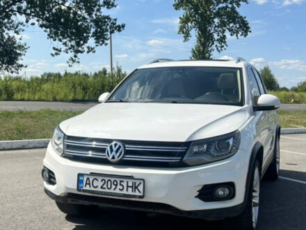 Білий Фольксваген Тігуан, об'ємом двигуна 2 л та пробігом 315 тис. км за 10700 $, фото 1 на Automoto.ua