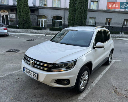 Білий Фольксваген Тігуан, об'ємом двигуна 2 л та пробігом 157 тис. км за 12500 $, фото 1 на Automoto.ua