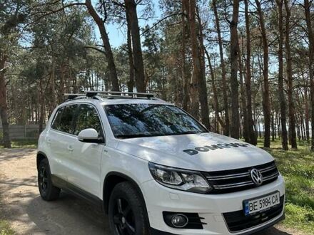 Фольксваген Тигуан 2013 в Николаеве на Automoto.ua Белый Фольксваген Тигуан, объемом двигателя 1.97 л и пробегом 358 тыс. км за 16000 $, фото 1 на Automoto.ua