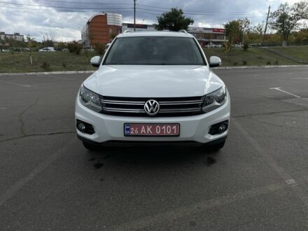 Белый Фольксваген Тигуан, объемом двигателя 2 л и пробегом 162 тыс. км за 12750 $, фото 1 на Automoto.ua
