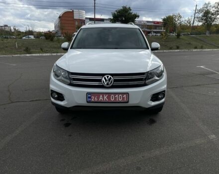 Белый Фольксваген Тигуан, объемом двигателя 2 л и пробегом 162 тыс. км за 13000 $, фото 1 на Automoto.ua