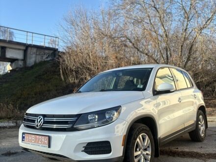 Білий Фольксваген Тігуан, об'ємом двигуна 2 л та пробігом 220 тис. км за 259 $, фото 1 на Automoto.ua
