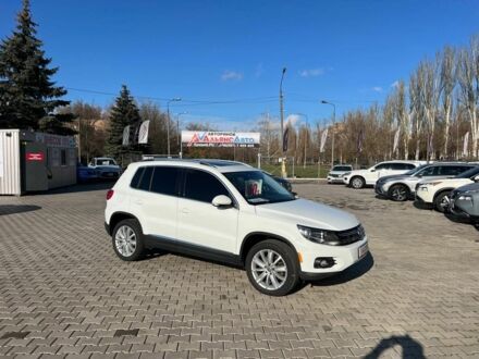 Белый Фольксваген Тигуан, объемом двигателя 2 л и пробегом 162 тыс. км за 12999 $, фото 1 на Automoto.ua