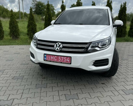 Белый Фольксваген Тигуан, объемом двигателя 1.98 л и пробегом 225 тыс. км за 10300 $, фото 1 на Automoto.ua