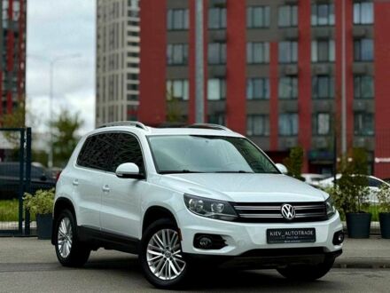 Белый Фольксваген Тигуан, объемом двигателя 2 л и пробегом 142 тыс. км за 12900 $, фото 1 на Automoto.ua