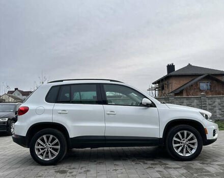 Белый Фольксваген Тигуан, объемом двигателя 2 л и пробегом 205 тыс. км за 10250 $, фото 1 на Automoto.ua