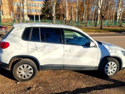 Фольксваген Тигуан 2015 в Кривом Роге на Automoto.ua Белый Фольксваген Тигуан, объемом двигателя 20 л и пробегом 208 тыс. км за 11500 $, фото 1 на Automoto.ua
