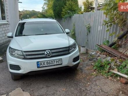 Фольксваген Тігуан 2015 у Харкові на Automoto.ua Білий Фольксваген Тігуан, об'ємом двигуна 1.98 л та пробігом 121 тис. км за 14600 $, фото 1 на Automoto.ua