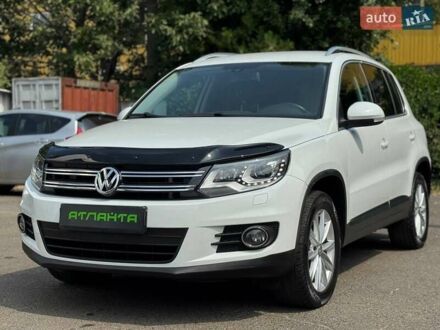 Белый Фольксваген Тигуан, объемом двигателя 2 л и пробегом 200 тыс. км за 13900 $, фото 1 на Automoto.ua