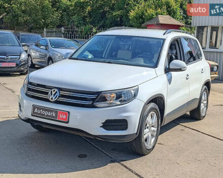 Белый Фольксваген Тигуан, объемом двигателя 2 л и пробегом 125 тыс. км за 13490 $, фото 1 на Automoto.ua
