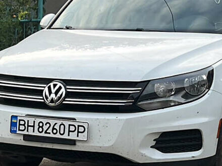 Белый Фольксваген Тигуан, объемом двигателя 2 л и пробегом 115 тыс. км за 12900 $, фото 1 на Automoto.ua