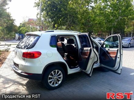 Білий Фольксваген Тігуан, об'ємом двигуна 2 л та пробігом 52 тис. км за 16400 $, фото 1 на Automoto.ua