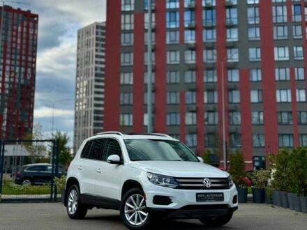 Білий Фольксваген Тігуан, об'ємом двигуна 2 л та пробігом 156 тис. км за 15500 $, фото 1 на Automoto.ua