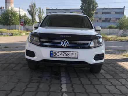 Белый Фольксваген Тигуан, объемом двигателя 1.98 л и пробегом 165 тыс. км за 11500 $, фото 1 на Automoto.ua
