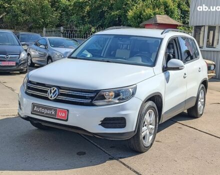 Белый Фольксваген Тигуан, объемом двигателя 2 л и пробегом 125 тыс. км за 13490 $, фото 1 на Automoto.ua