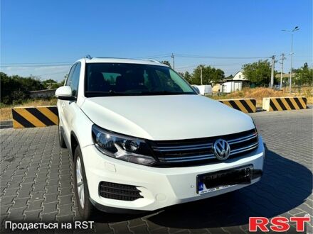 Білий Фольксваген Тігуан, об'ємом двигуна 2 л та пробігом 150 тис. км за 12500 $, фото 1 на Automoto.ua