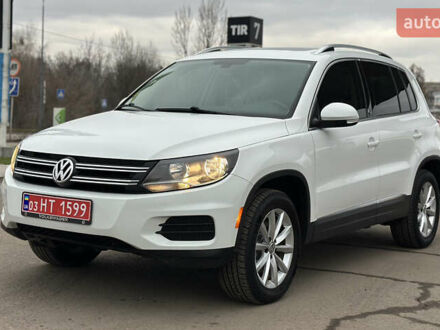Белый Фольксваген Тигуан, объемом двигателя 2 л и пробегом 169 тыс. км за 13200 $, фото 1 на Automoto.ua