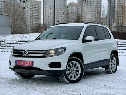 Белый Фольксваген Тигуан, объемом двигателя 1.98 л и пробегом 144 тыс. км за 14350 $, фото 1 на Automoto.ua