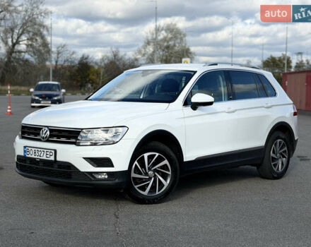 Белый Фольксваген Тигуан, объемом двигателя 2 л и пробегом 207 тыс. км за 20900 $, фото 1 на Automoto.ua