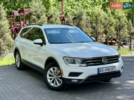 Фольксваген Тігуан 2017 у Кам'янське (Дніпродзержинськ) на Automoto.ua Білий Фольксваген Тігуан, об'ємом двигуна 1.98 л та пробігом 112 тис. км за 17100 $, фото 1 на Automoto.ua