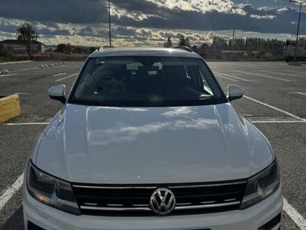 Белый Фольксваген Тигуан, объемом двигателя 1.98 л и пробегом 179 тыс. км за 23500 $, фото 1 на Automoto.ua