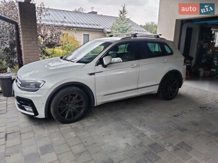 Белый Фольксваген Тигуан, объемом двигателя 1.97 л и пробегом 137 тыс. км за 28999 $, фото 1 на Automoto.ua