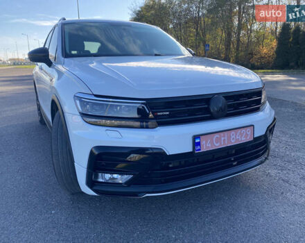 Белый Фольксваген Тигуан, объемом двигателя 2 л и пробегом 166 тыс. км за 14700 $, фото 1 на Automoto.ua