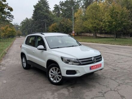 Белый Фольксваген Тигуан, объемом двигателя 2 л и пробегом 138 тыс. км за 12700 $, фото 1 на Automoto.ua