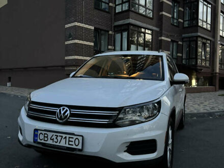 Фольксваген Тігуан 2017 у Чернігові на Automoto.ua Білий Фольксваген Тігуан, об'ємом двигуна 1.98 л та пробігом 99 тис. км за 13700 $, фото 1 на Automoto.ua