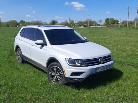 Фольксваген Тигуан 2017 в Лохвице на Automoto.ua Белый Фольксваген Тигуан, объемом двигателя 2 л и пробегом 62 тыс. км за 24500 $, фото 1 на Automoto.ua