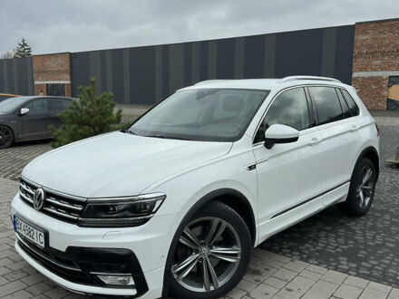 Белый Фольксваген Тигуан, объемом двигателя 1.97 л и пробегом 209 тыс. км за 25000 $, фото 1 на Automoto.ua