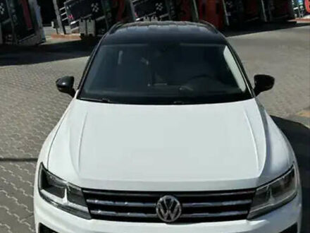 Белый Фольксваген Тигуан, объемом двигателя 2 л и пробегом 82 тыс. км за 18800 $, фото 1 на Automoto.ua