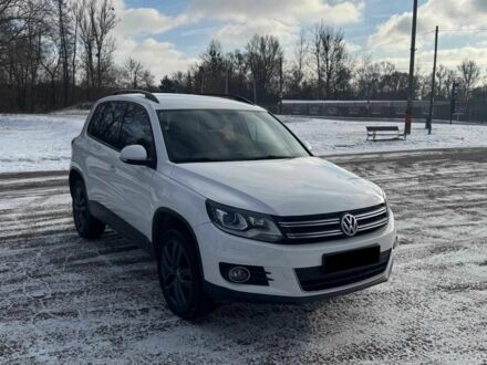 Белый Фольксваген Тигуан, объемом двигателя 2 л и пробегом 112 тыс. км за 9400 $, фото 1 на Automoto.ua