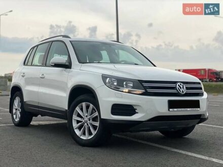 Білий Фольксваген Тігуан, об'ємом двигуна 1.98 л та пробігом 120 тис. км за 14000 $, фото 1 на Automoto.ua