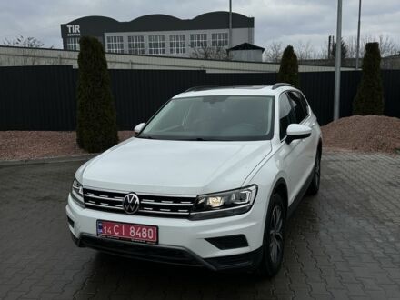 Белый Фольксваген Тигуан, объемом двигателя 2 л и пробегом 78 тыс. км за 18900 $, фото 1 на Automoto.ua