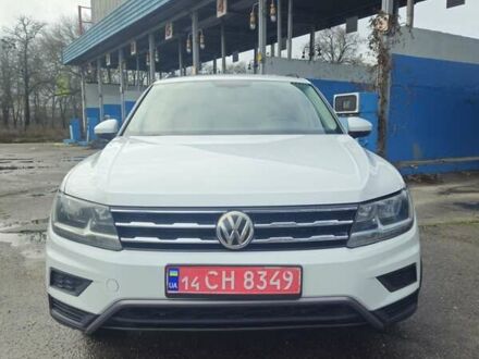 Белый Фольксваген Тигуан, объемом двигателя 2 л и пробегом 139 тыс. км за 17900 $, фото 1 на Automoto.ua