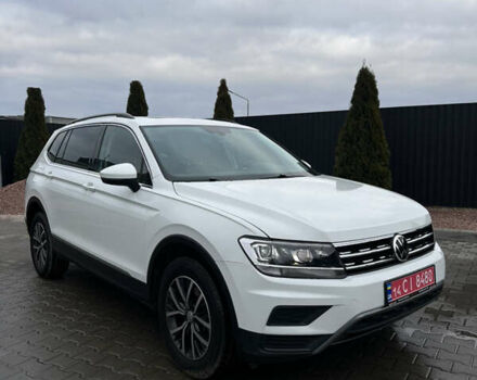 Белый Фольксваген Тигуан, объемом двигателя 2 л и пробегом 77 тыс. км за 18900 $, фото 1 на Automoto.ua