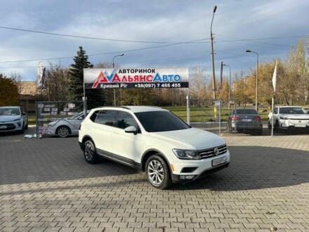 Белый Фольксваген Тигуан, объемом двигателя 2 л и пробегом 115 тыс. км за 17900 $, фото 1 на Automoto.ua