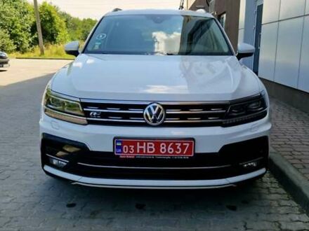 Белый Фольксваген Тигуан, объемом двигателя 1.98 л и пробегом 186 тыс. км за 28999 $, фото 1 на Automoto.ua