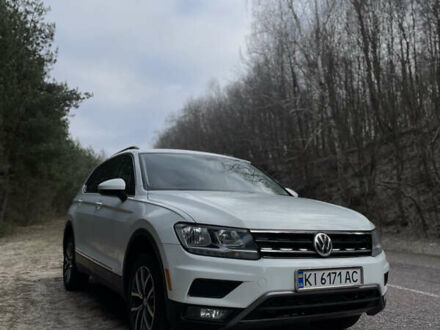 Белый Фольксваген Тигуан, объемом двигателя 1.98 л и пробегом 155 тыс. км за 19400 $, фото 1 на Automoto.ua