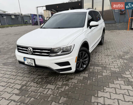 Білий Фольксваген Тігуан, об'ємом двигуна 2 л та пробігом 139 тис. км за 18500 $, фото 1 на Automoto.ua