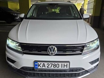 Белый Фольксваген Тигуан, объемом двигателя 2 л и пробегом 102 тыс. км за 25500 $, фото 1 на Automoto.ua
