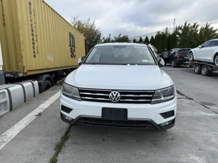Белый Фольксваген Тигуан, объемом двигателя 0 л и пробегом 120 тыс. км за 12799 $, фото 1 на Automoto.ua