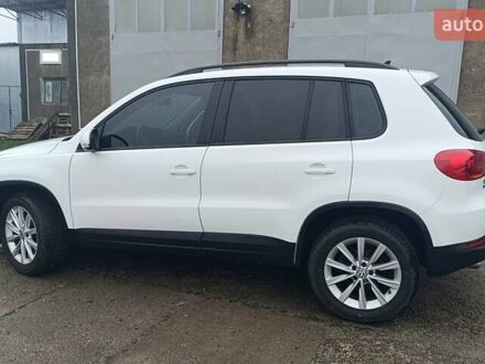 Белый Фольксваген Тигуан, объемом двигателя 2 л и пробегом 112 тыс. км за 14100 $, фото 1 на Automoto.ua