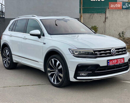 Белый Фольксваген Тигуан, объемом двигателя 2 л и пробегом 182 тыс. км за 31600 $, фото 1 на Automoto.ua