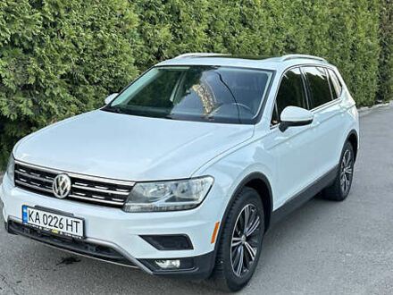 Белый Фольксваген Тигуан, объемом двигателя 1.98 л и пробегом 123 тыс. км за 23000 $, фото 1 на Automoto.ua