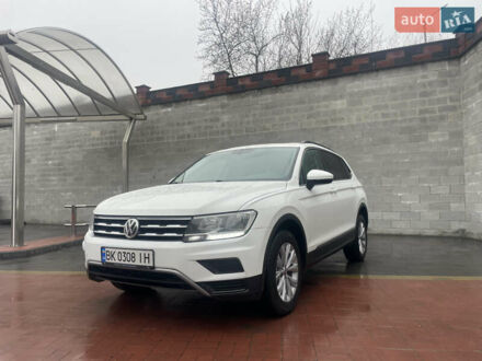 Белый Фольксваген Тигуан, объемом двигателя 1.98 л и пробегом 129 тыс. км за 17950 $, фото 1 на Automoto.ua